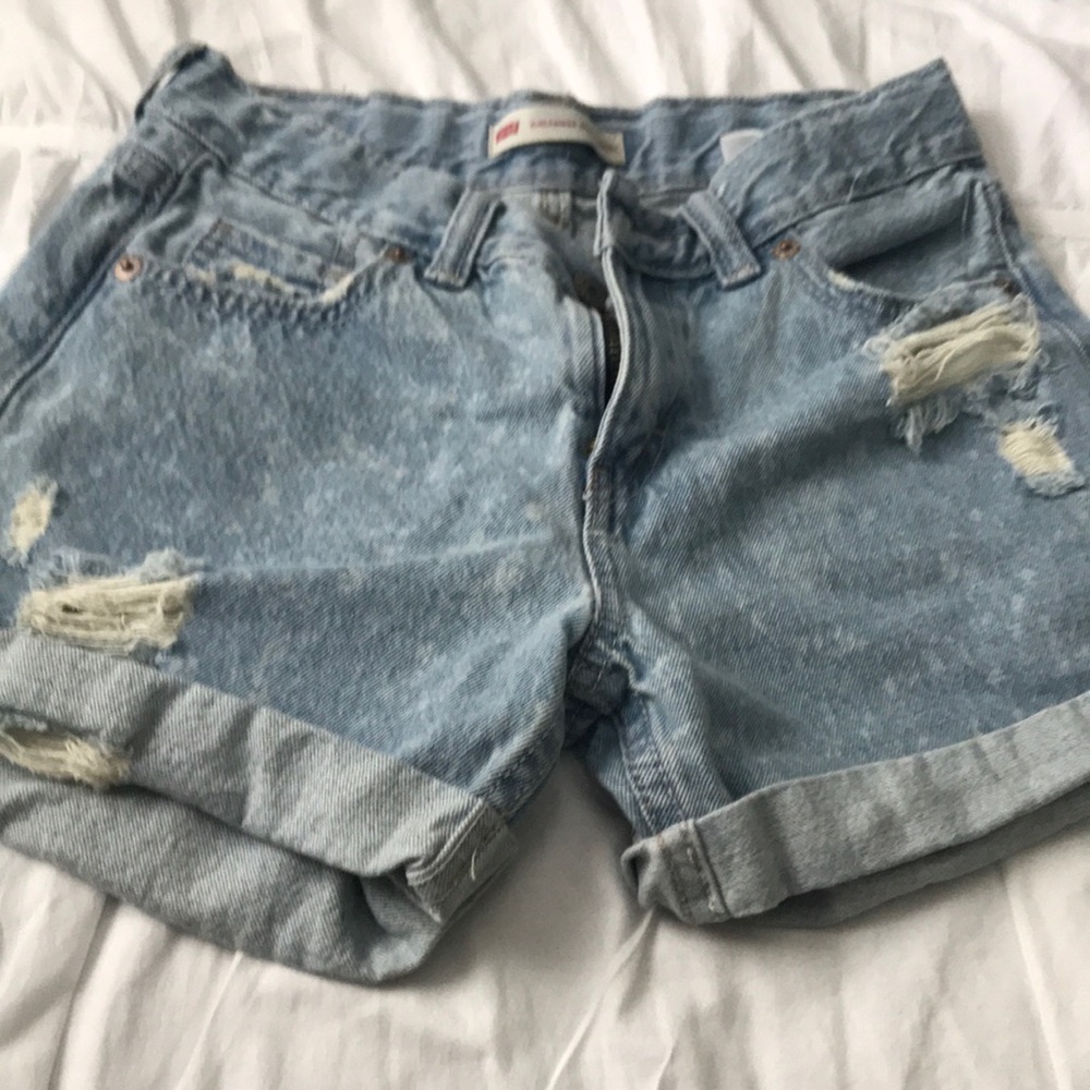 Levi girlfriend shorts